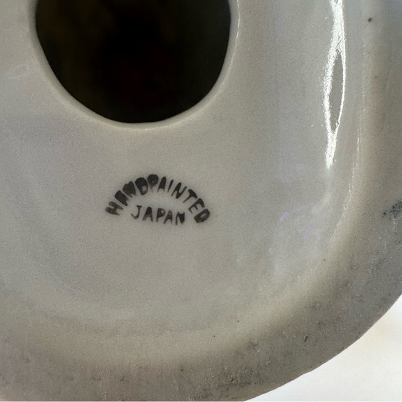 Vintage hand painted Japanese porcelain man and woman figurines - Picture 6 of 7